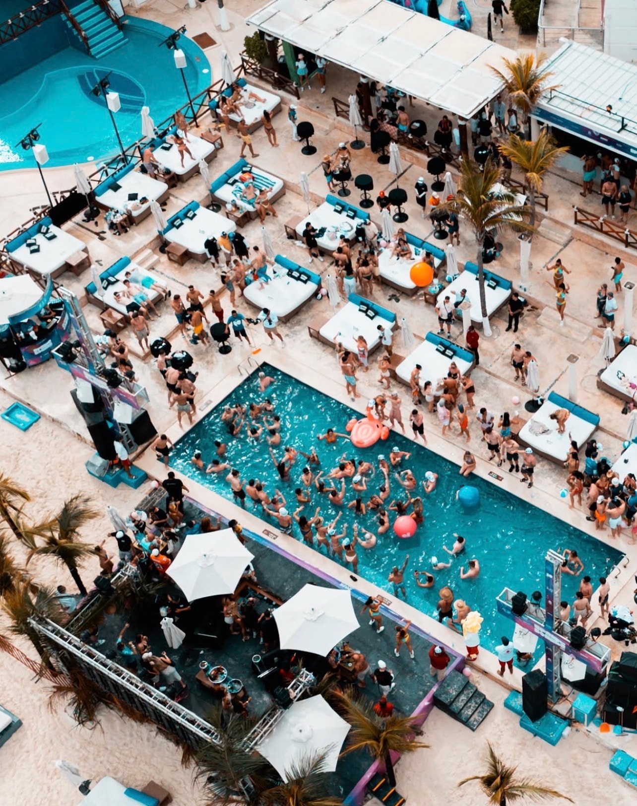 Mandala Beach — beach club en Cancún
